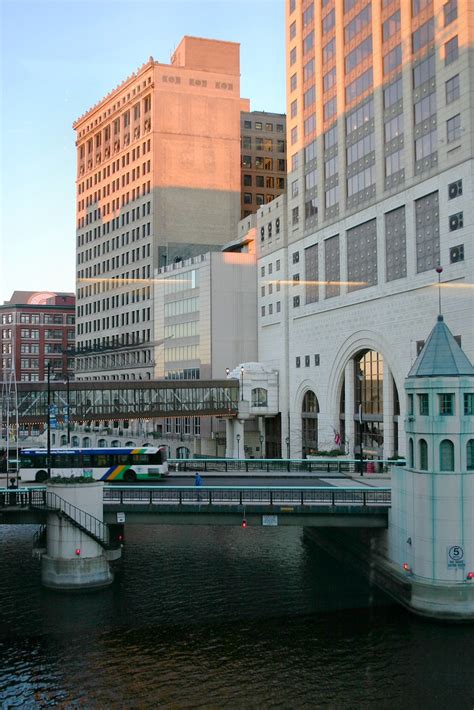 milwaukee skyscrapercity|Iba pa.